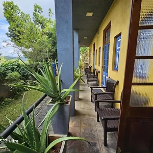Hotel Blue Pillars ***